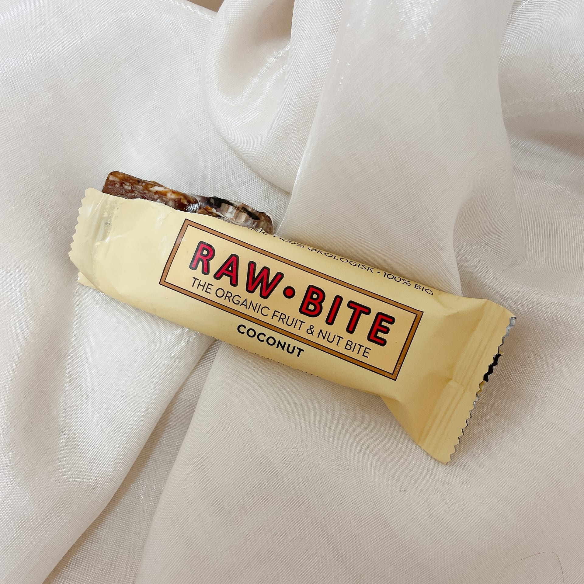 RAW BITEココナッツのお菓子の写真