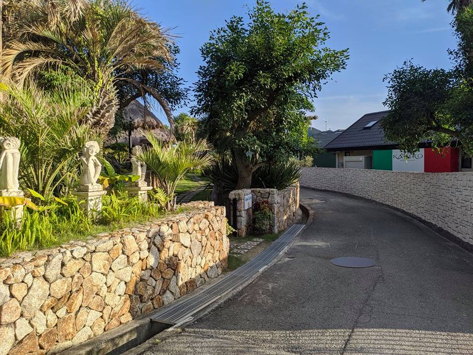 コロナの影響で閑散とした観光地の写真